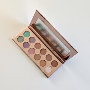 Girlactik The Essential Palette Volume 2 (full size)